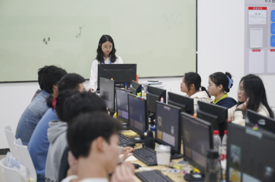 Խ��Խ�����I(y��)ϲ�gУ�W(xu��)�������������������