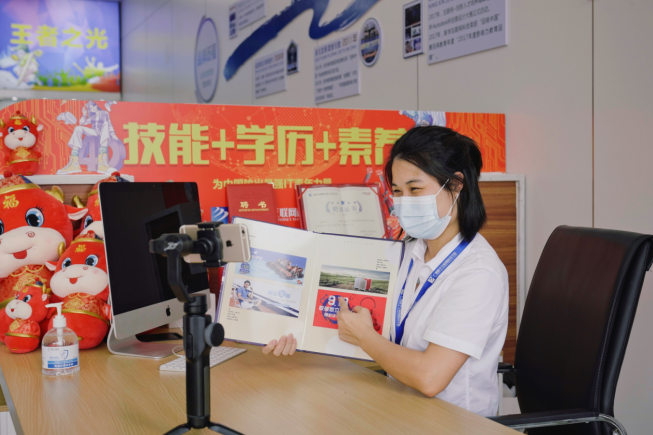 ���܁�У�e��(d��n)�n���V�����A���υ��^��(b��o)��ͨ������ɹ���У