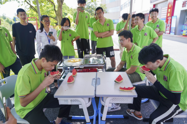 ��������|�V�����A�����ϴ�ِ���˷�У�@�g����ͣ