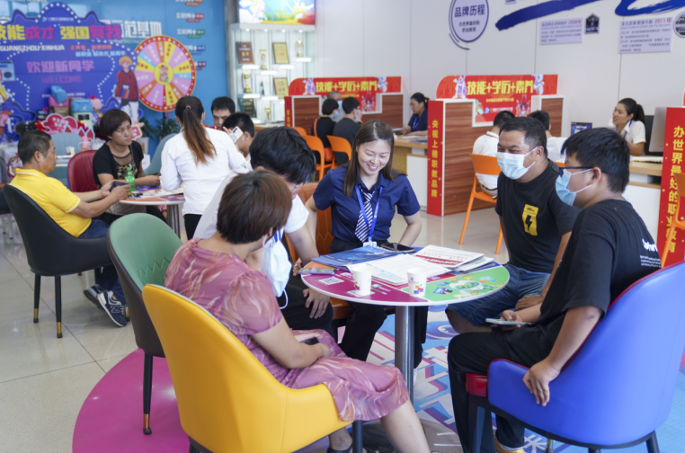 ���T���I(y��)���~�漱���V�����A��һ���W(xu��)��ע�ԃHʣ4����