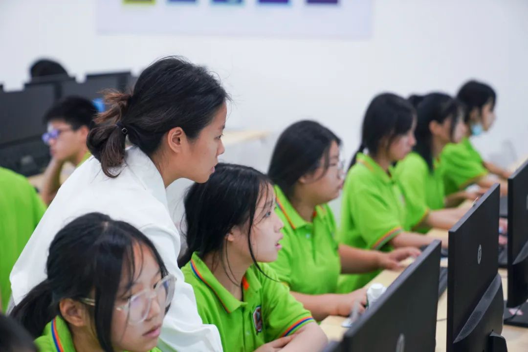 ��������У�����@���c(di��n)���l(f��)��