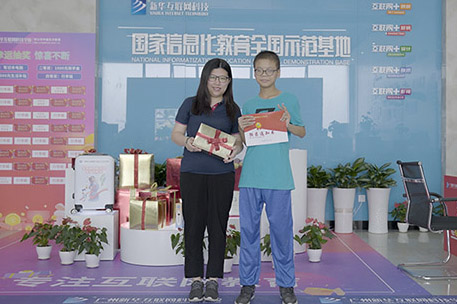 �����������\|���dȤ���l(f��)��һ�����J��һƬ�����