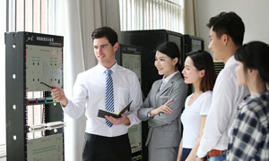 �V�����A��(li��n)�W(w��ng)�Ƽ��W(xu��)У