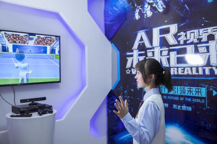 �����У����������ٱ�Թ����������������