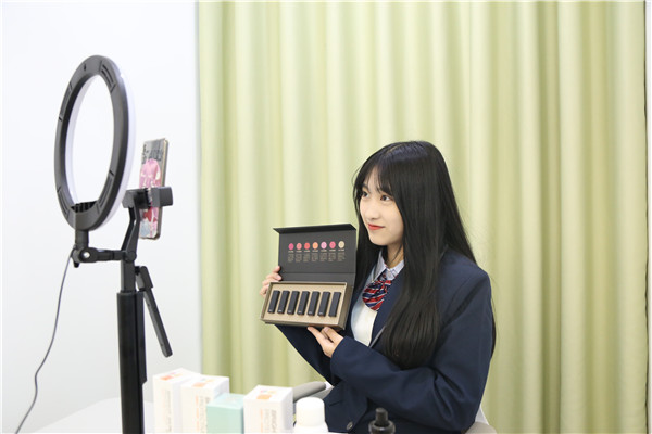 �������ޱ�Iֱ�����u70�|��ֱ�������ȼ��