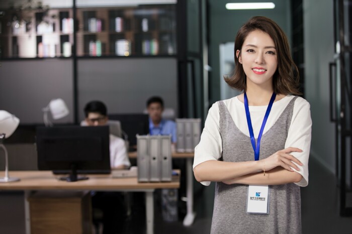 ���պ�(ji��n)�vͶ�f��4��(g��)С���� �p�ɫ@����ԇ�C(j��)��(hu��)