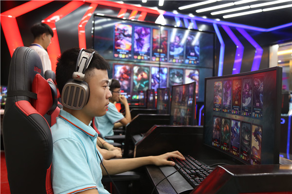 ʯ���f���A��X�W(xu��)У