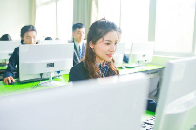 �V�����A��(li��n)�W(w��ng)�Ƽ��WУ